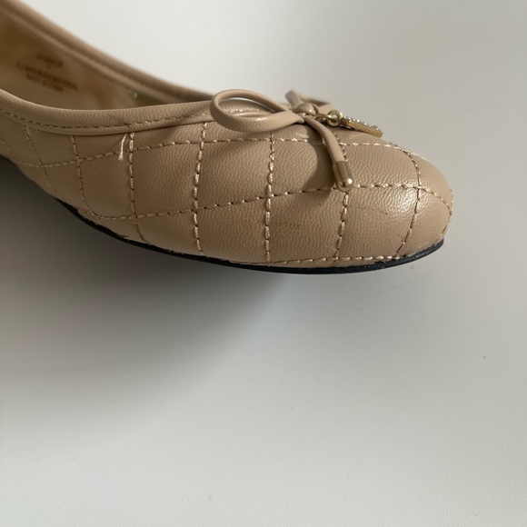 GUESS Quilted Beige Loafers with Bow - Picture 8 of 10